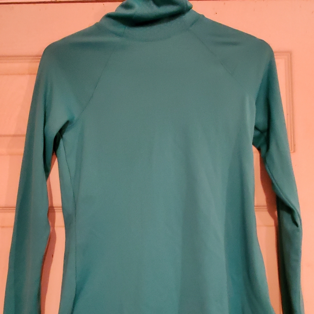 Under Armour sweatshirt